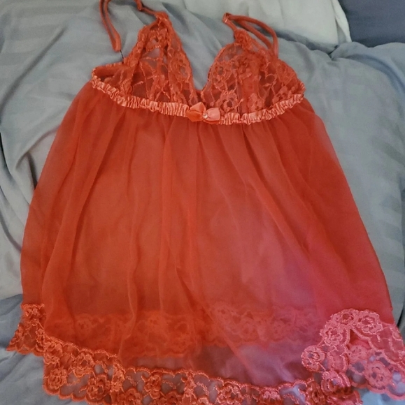 Lingerie - Picture 3 of 3